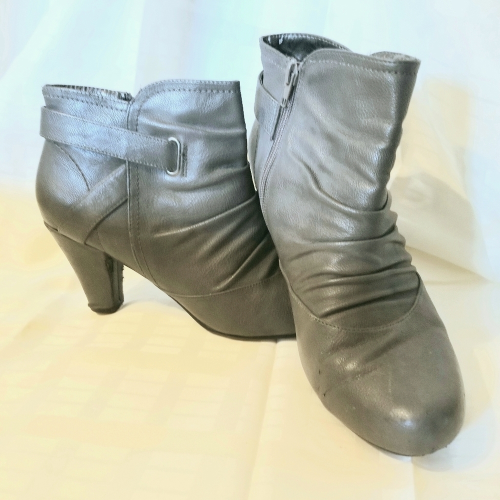 FERGI GRAY BOOTS